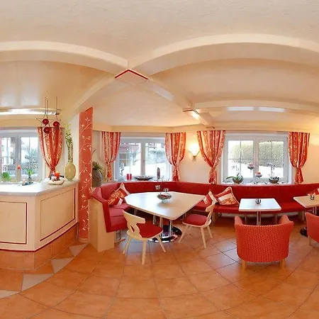 Residenz Theresa Apart Otel 4*